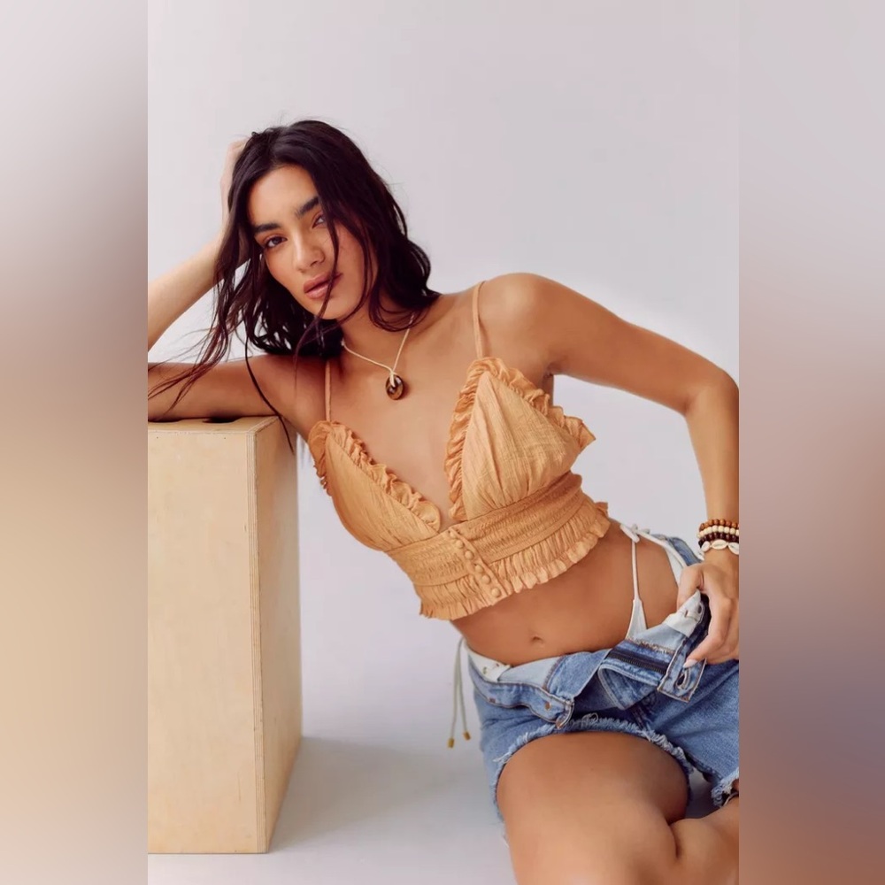 NWT Nasty Gal Apricot Crinkle Button Front Cami Top, 6